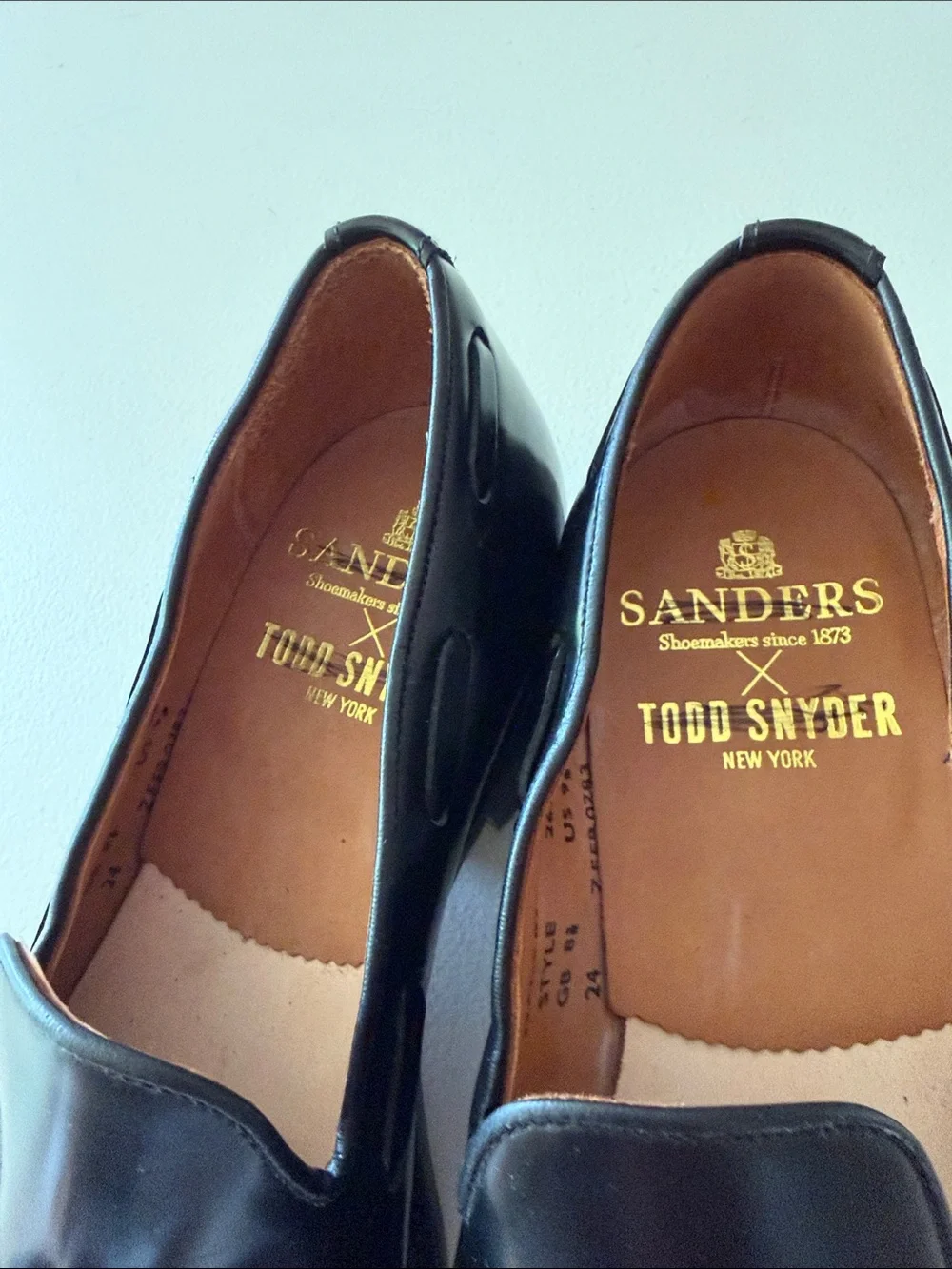 Todd Snyder X Sanders Black Tassel Leather Loafers Sz 9.5.  New. Box28